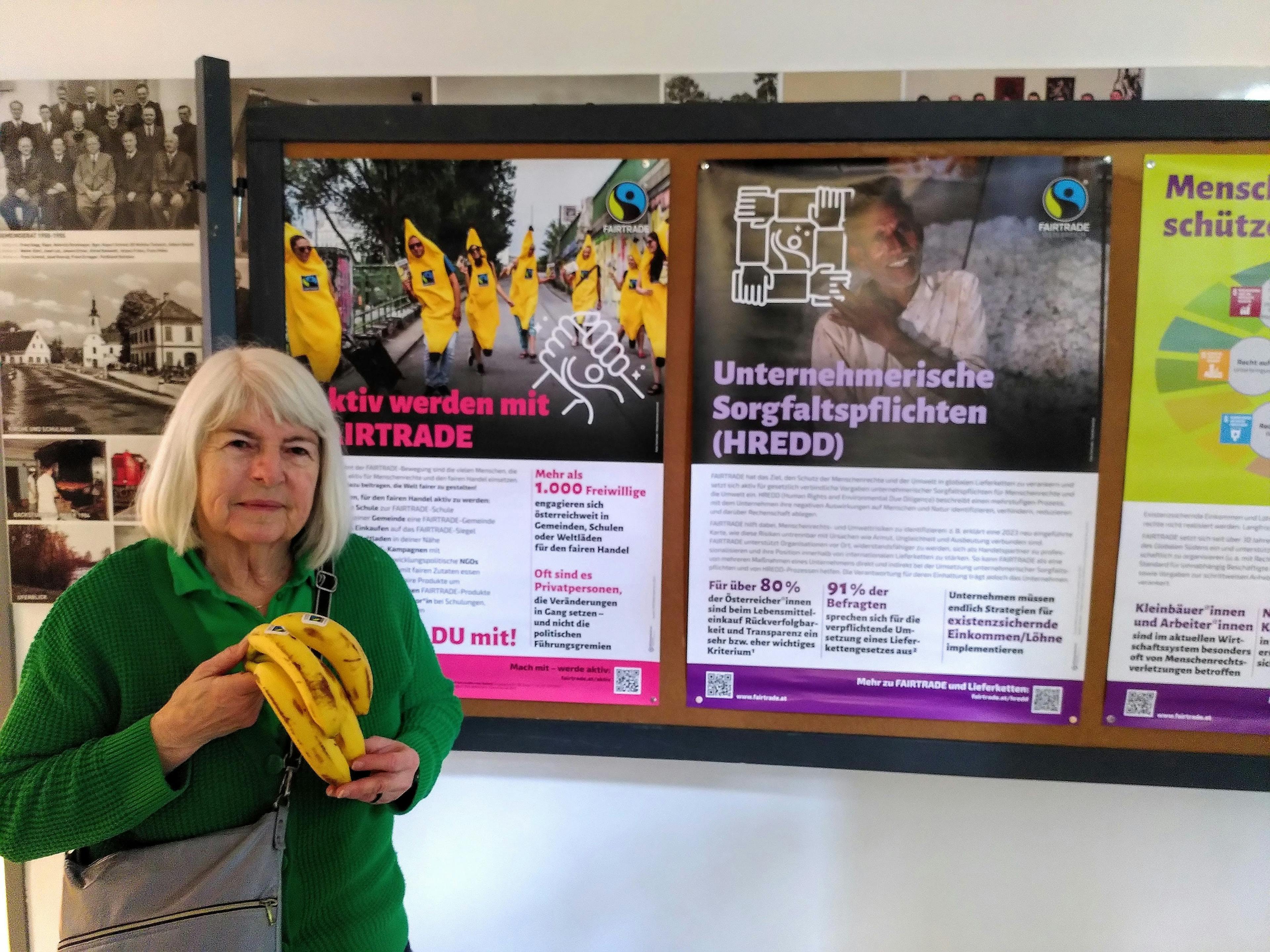 Ausstellungsbesuch mit Bananen als Proviant